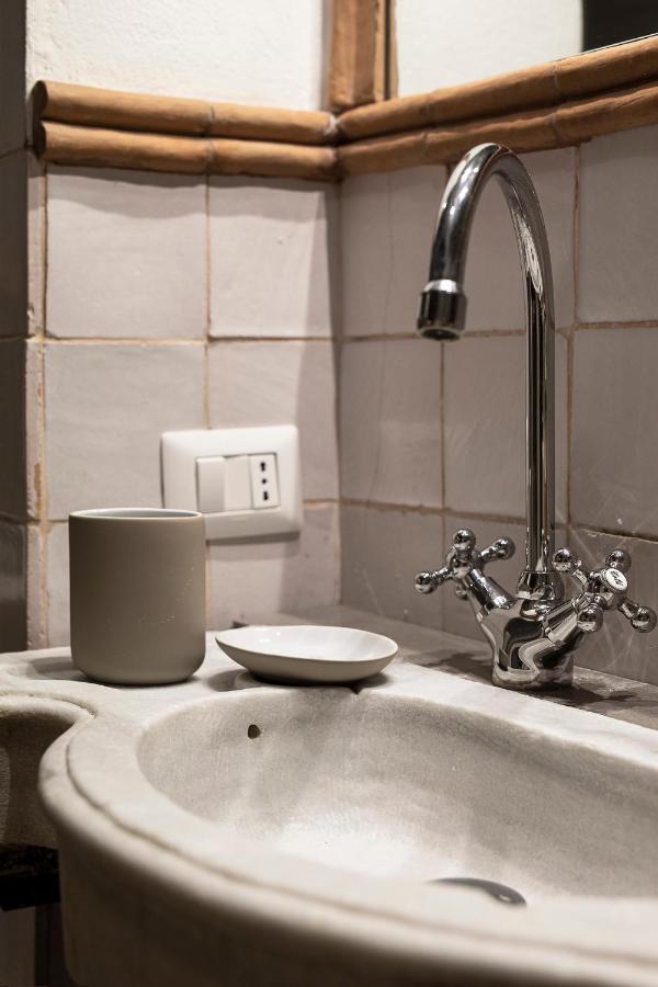 Cozy House In Naviglio Grande - Homy Apartments มิลาน ภายนอก รูปภาพ