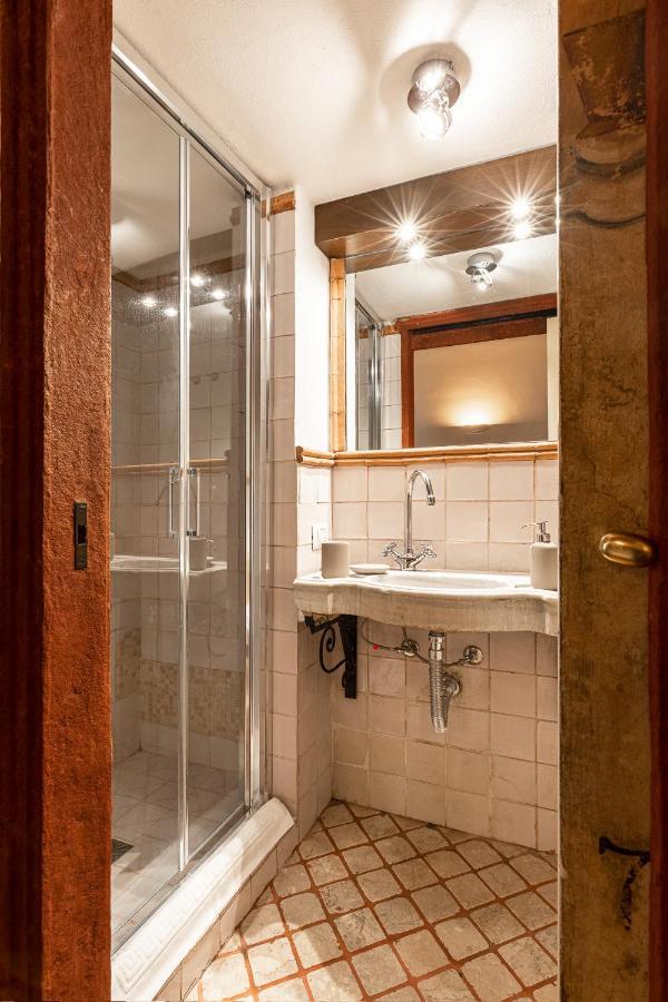 Cozy House In Naviglio Grande - Homy Apartments มิลาน ภายนอก รูปภาพ