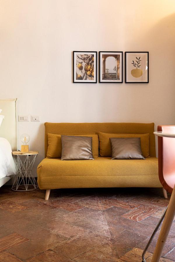 Cozy House In Naviglio Grande - Homy Apartments มิลาน ภายนอก รูปภาพ