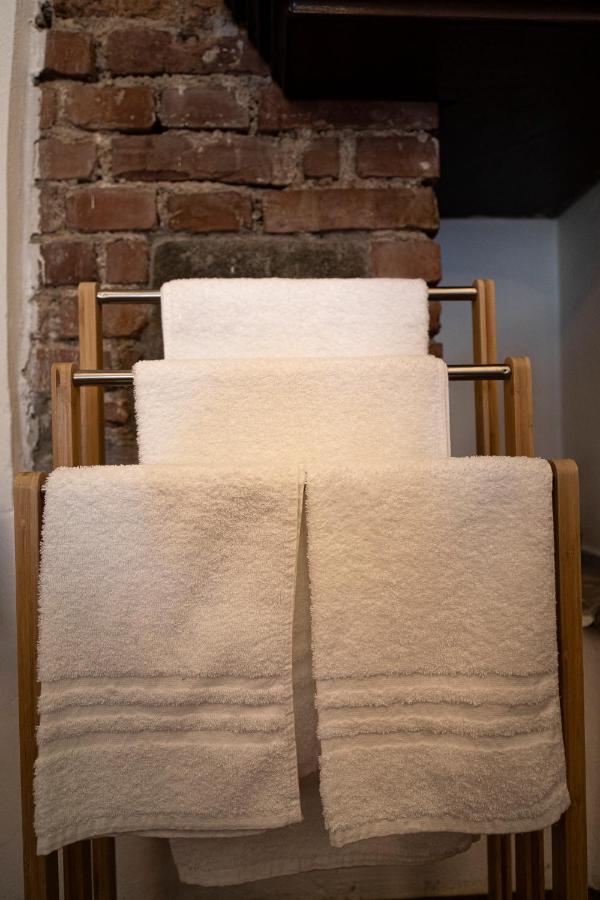 Cozy House In Naviglio Grande - Homy Apartments มิลาน ภายนอก รูปภาพ